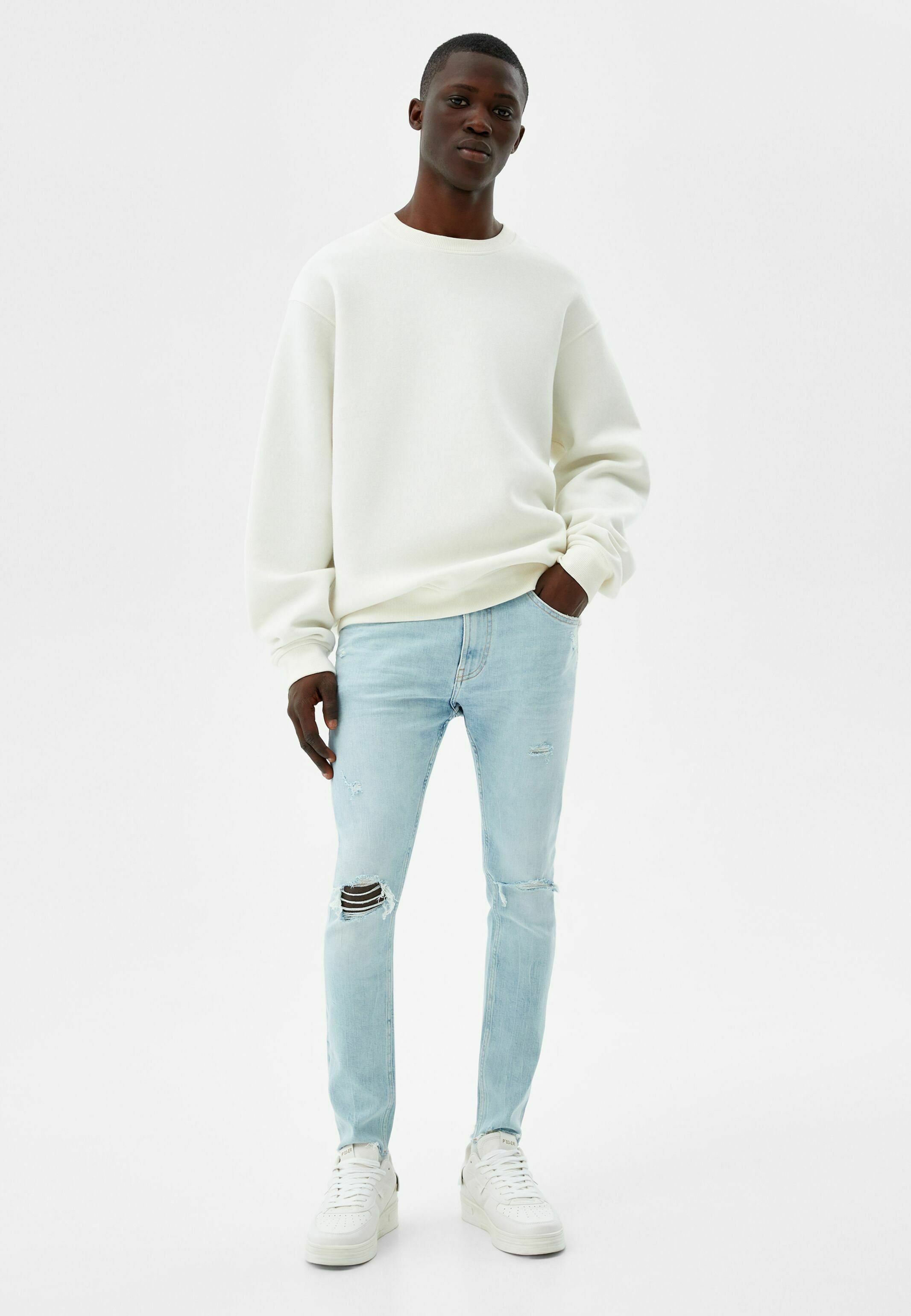 Bershka SKINNY RIPPED - Jeans slim fit - light blue/celeste - Zalando.it