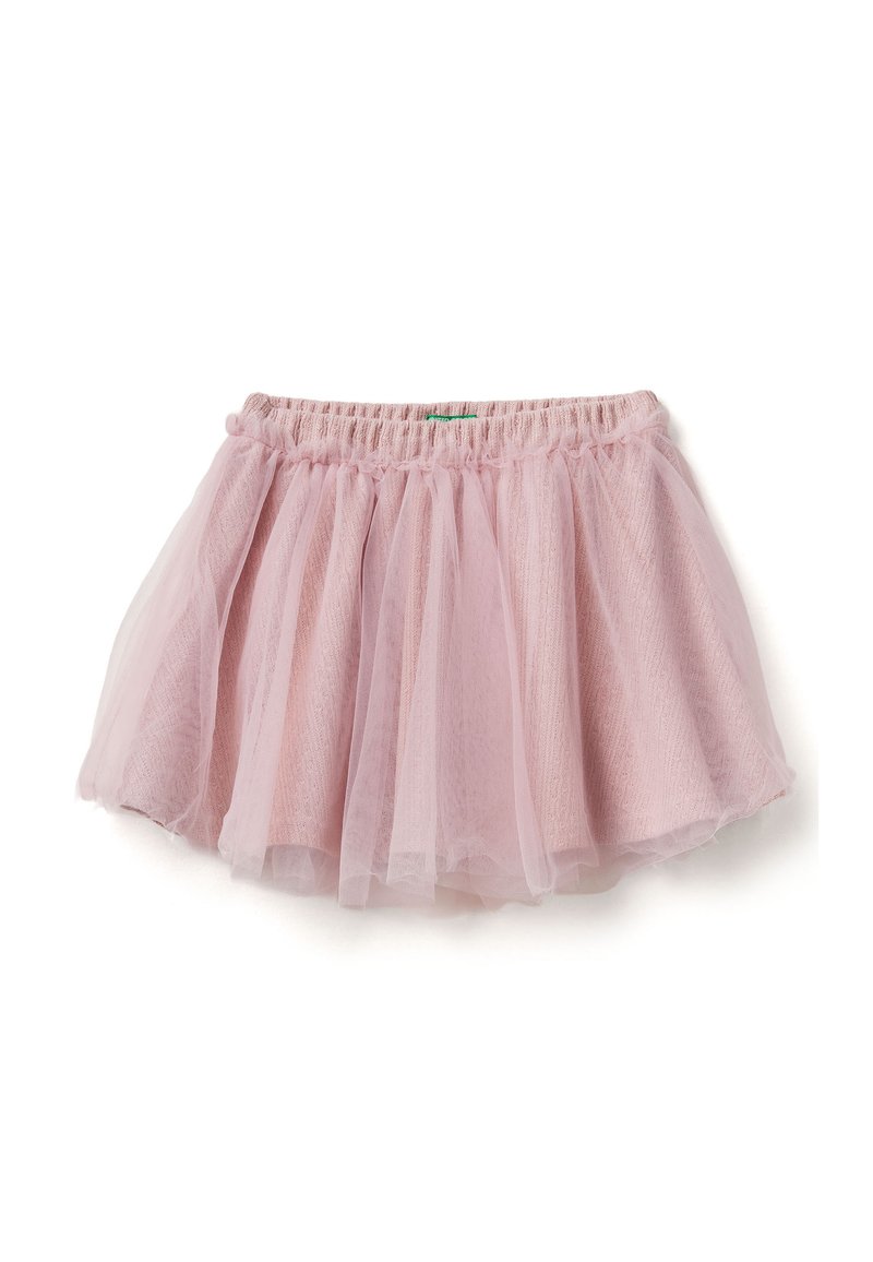 Falda de tul rosa claro con una cintura elástica fruncida, que presenta múltiples capas para volumen y una apariencia suave y texturizada.
