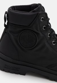 Palladium PAMPA - Botines con cordones - black