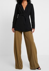 Missguided Żakiet