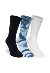 Drei Paar Socken: ein Paar in schlichtem Schwarz, ein Paar in blauem Batikmuster und ein Paar in schlichtem Weiß. Hergestellt aus geripptem Baumwollmaterial mit einem knöchellangen Design.