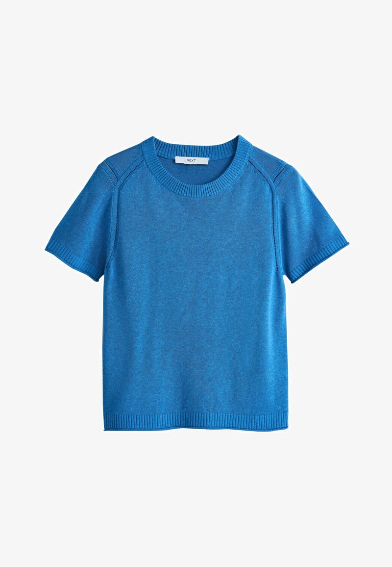 Pull en maille bleu à manches courtes avec col rond et poignets et ourlet côtelés, posé à plat sur un fond blanc.