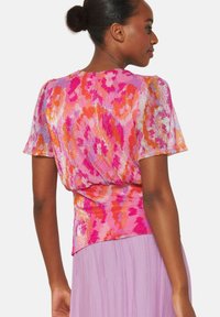 LolaLiza WITH WRAP - Blouse - fuchsia