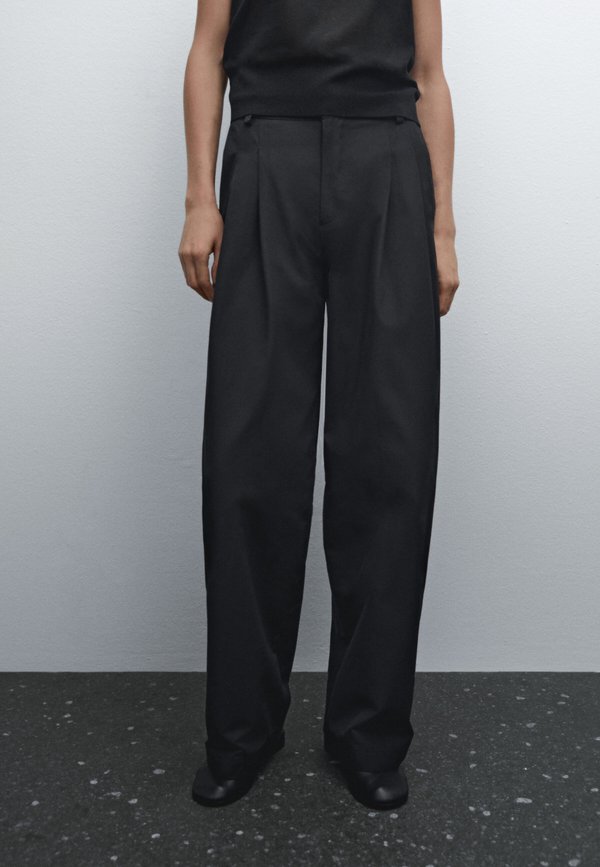 WIDE-LEG PLEATED - Trousers