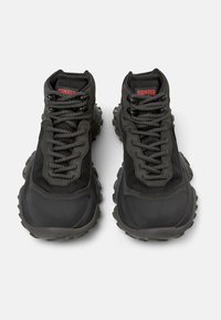 Camper KARST TREK - Trainers - schwarz grau