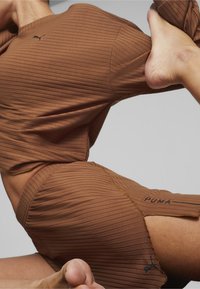 Puma - PREMIUM STUDIO - Urheilushortsit - teak Pienoiskuva 1