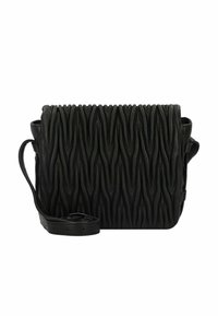 Borsa a tracolla nera in pelle con pieghe ondulate testurizzate, una lunga tracolla regolabile e una forma rettangolare compatta.