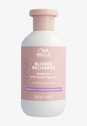 Butelka szamponu Wella Professionals Blonde Recharge z fioletowymi pigmentami, neutralizująca żółte odcienie dla rozjaśnionych, chłodnych blond lub srebrnych włosów, 300 ml.