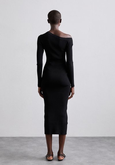 STAUD CRAFTSMAN DRESS - Robe pull - black