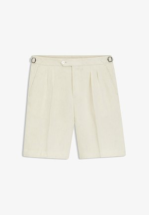 Creméfarbene, maßgeschneiderte Shorts mit vorderen Falten, seitlichen Taschen, Knopfverschluss und verstellbaren seitlichen Schnallengurten.