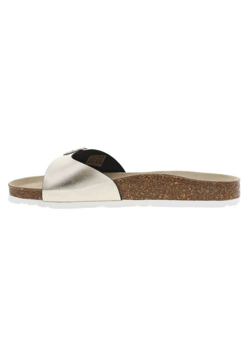 Metallische slide-sandaal met zwarte accenten. Glad bovenwerk, kurken tussenzool, witte rubberen outsole. Ronde teen en open ontwerp voor ademend vermogen.