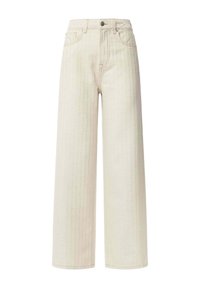 Jeans de pierna ancha beige hechos de una tela texturizada con sutiles rayas verticales, que presentan un cierre de botón y un diseño de cinco bolsillos.