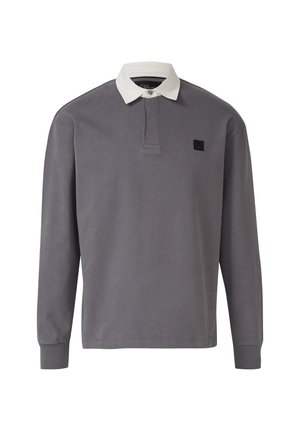 Grijs rugbyshirt met lange mouwen, een witte kraag met knopen en een klein zwart logopatch op de linkerborst.