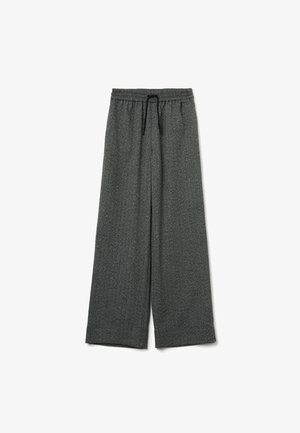 Pantalones de pierna ancha gris con una tela texturizada, que cuentan con una cintura elástica y un cordón ajustable. Los puños rematados añaden detalle.