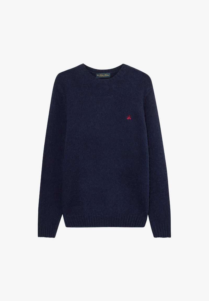 Granatowy sweter z miękkiego materiału, z okrągłym dekoltem oraz prążkowanymi mankietami i dołem. Małe czerwone logo na lewej piersi.