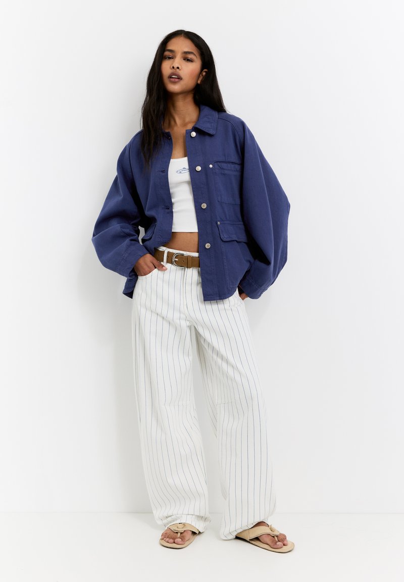 PULL&BEAR - BOXY - Kurtka jeansowa, Powiększ