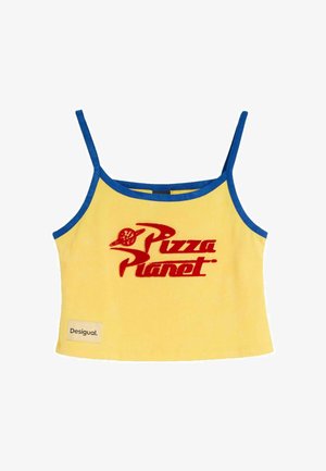 Top corto giallo con spalline e rifiniture blu, con scritta rossa "Pizza Planet" e logo, e una piccola etichetta "Desigual" in basso a sinistra.