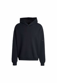 Sort hættetrøje lavet af blødt materiale, med en stor hætte, lange ærmer og ribbede manchetter og kant. Enkel, pullover design uden mønstre.