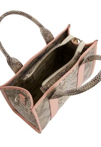 Handtasche mit strukturiertem, tansfarbigen Schlangenprint-Außenmaterial und pinkfarbenen Kunstlederakzenten. Sie verfügt über zwei Griffe und ein Reißverschlussfach innen.