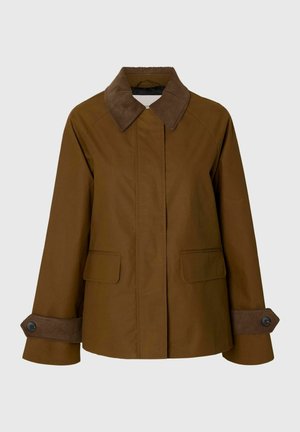 Brūna jaka ar korduroja apkakli un aproču siksnām, priekšpusē ar atlokāmām kabatām un slēptu pogu aizdari.