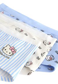 Drei gefaltete Kinderunterhosen mit Hello Kitty-Drucken, blauen und weißen Streifen sowie kleinen Schleifen auf einem weißen Hintergrund, überlappend angeordnet.