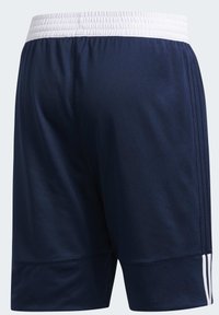 Marineblaue Sportshorts aus leichtem Meshstoff, mit einem weißen elastischen Bund und drei weißen Streifen an der Seite.