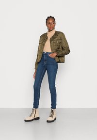 Vero Moda VMNELLA  - Casaco de inverno - dark olive