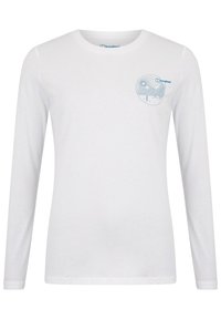 Langärmliges weißes T-Shirt aus Baumwolle. Mit einem hellblauen Grafikdesign von Bergen und Sonne auf der linken Brust. Mit Rundhalsausschnitt.