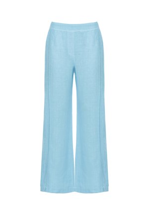 Pantaloni larghi di lino azzurro chiaro con vita alta e dettagli di cuciture verticali lungo le gambe su sfondo bianco.