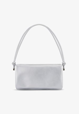 Petit sac à main rectangulaire en cuir blanc avec bandoulière double nouée et embouts métalliques argentés.