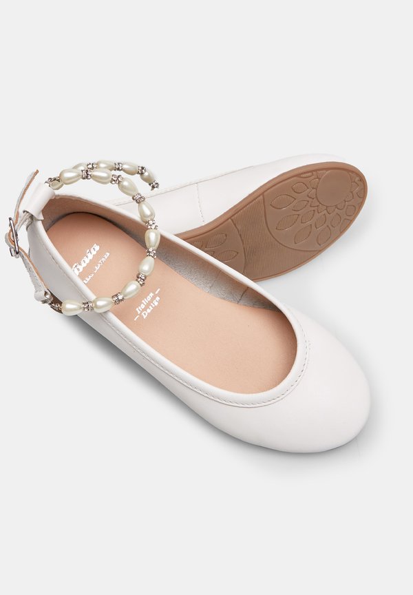 Riemchenballerina – weiß