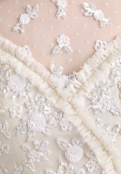 Needle & Thread SHIMMER DITSY LONG SLEEVE GOWN - Iltapuku - cream/cream