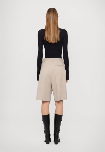MM6 Maison Margiela Šorti - taupe