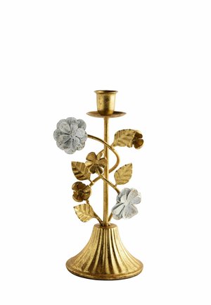 Kerzenhalter aus goldenem Metall in Form eines Blumenstiels mit weißen und goldenen dekorativen Blumen und Blättern darum.