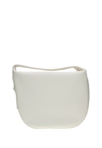 Borsa a tracolla bianca con una finitura liscia e texture. Forma curva e tracolla sottile, caratterizzata da un design minimalista e senza hardware visibile.