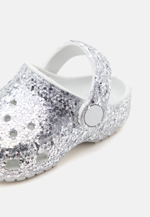 Crocs CLASSIC DAZZLE GLITTER - Slippers - silver-coloured — foto 6