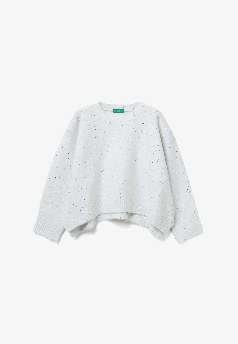 Weißer Strickpullover mit verstreuten silbernen Pailletten, gerippten Bündchen und Saum sowie einem leicht verkürzten, lässigen Schnitt.