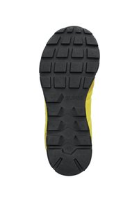 Suola in gomma nera con battistrada profondo per la presa, dotata di una parte superiore gialla. Le marcature includono "SUN68" e la taglia "41".