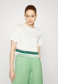 ONLY ONLFILIPPA LIFE TASSEL  - T-shirt estampada - cloud dancer