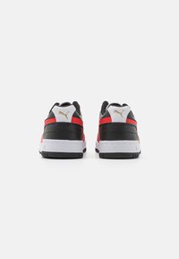 Puma GAME JR UNISEX - Baskets basses - white/for all time red/black/gold