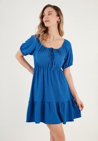 Unselected, blue