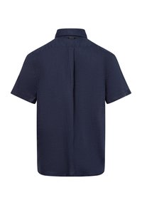 Korte mouwen, marineblauw shirt van lichte stof. Kenmerkt zich door een klassieke kraag en een rechte achterkant met een middenploo. Gladde textuur.