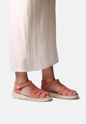 Sandaler m/ kilehæl - salmo