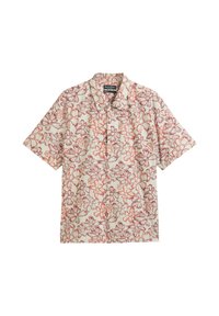 Chemise à manches courtes avec un fond crème clair et des motifs floraux rouges, fabriquée en tissu respirant, avec un devant à boutons et une coupe décontractée.