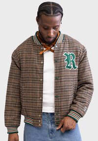 Redefined Rebel KAYDEN JACKET BOXY FIT - Geacă bomber - brown