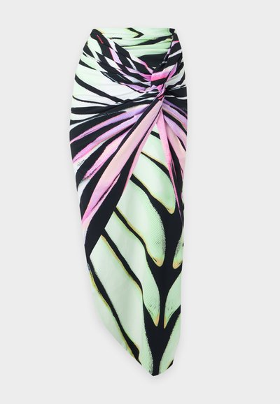Jupe midi portefeuille avec nœud torsadé à la taille, présentant un motif rayé abstrait noir, rose et vert pâle sur fond clair.