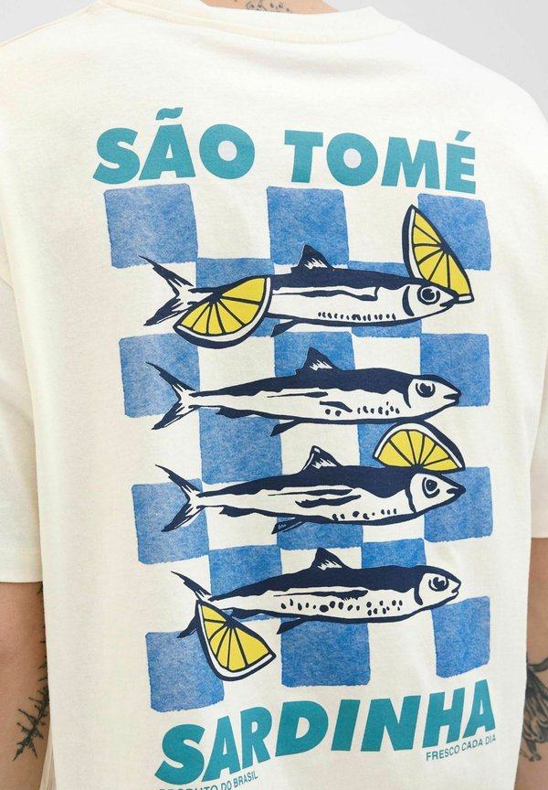 JORSARNDIHA TEE SS CREW NECK PLS - Print T-shirt - egret4