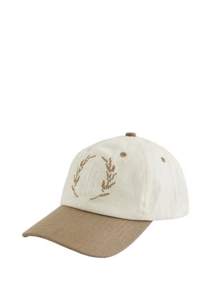 Beige és barna baseball sapka, elöl hímzett "06" szám és babérkoszorú mintával, hatpaneles kivitelezésű, szellőzőlyukakkal.