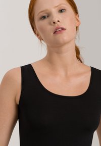 Hanro ACHSEL - Maglietta intima - black
