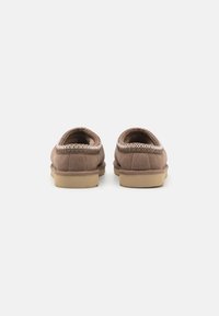 UGG TASMAN UNISEX - Papuče - caribou